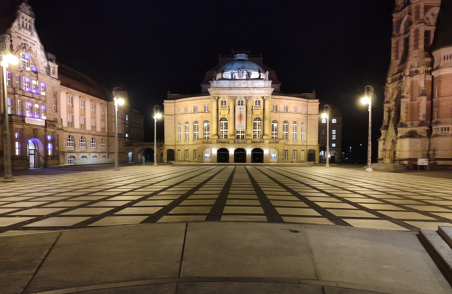 Beleuchtung am Theaterplatz