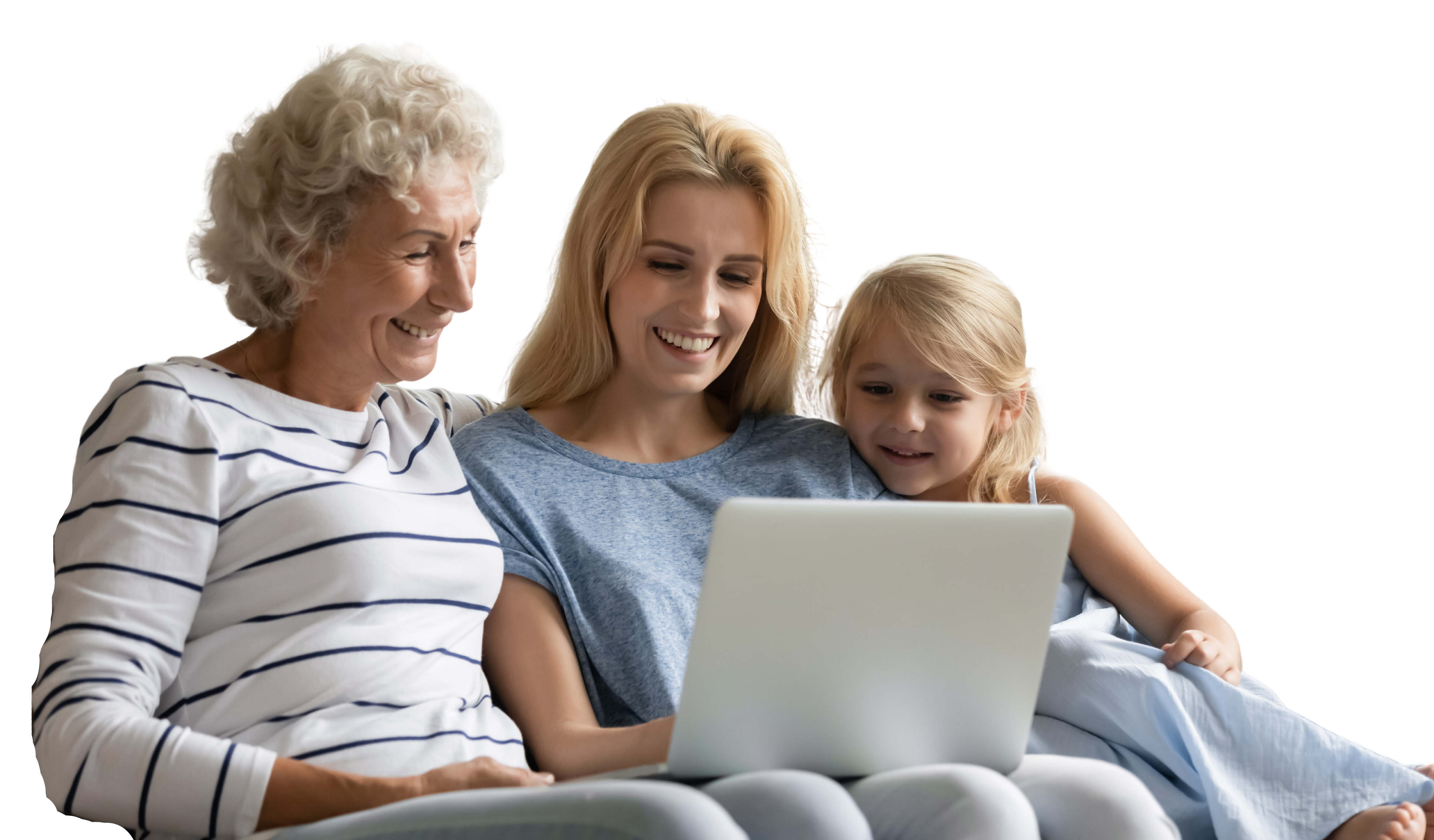 Familie sitzt auf dem Sofa und schaut in den Laptop