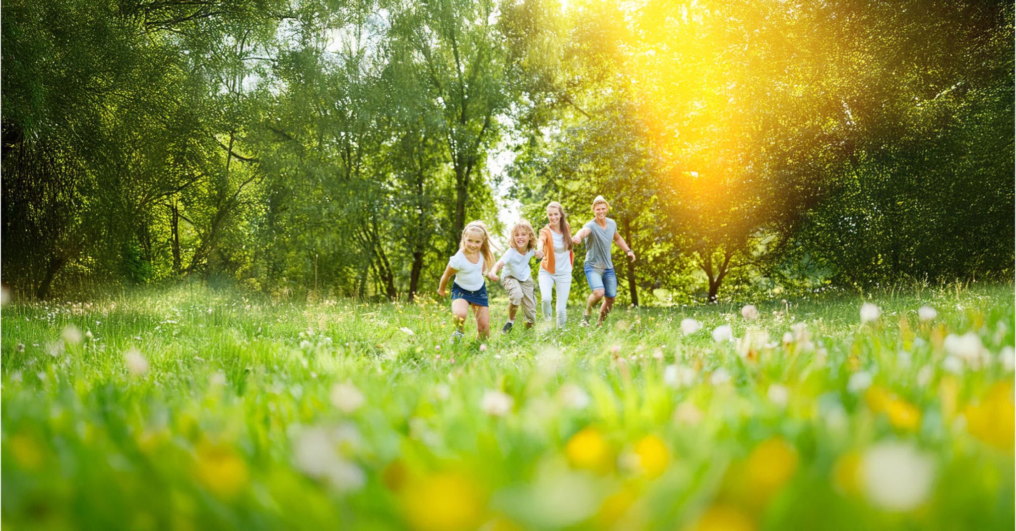Familie im Wald
