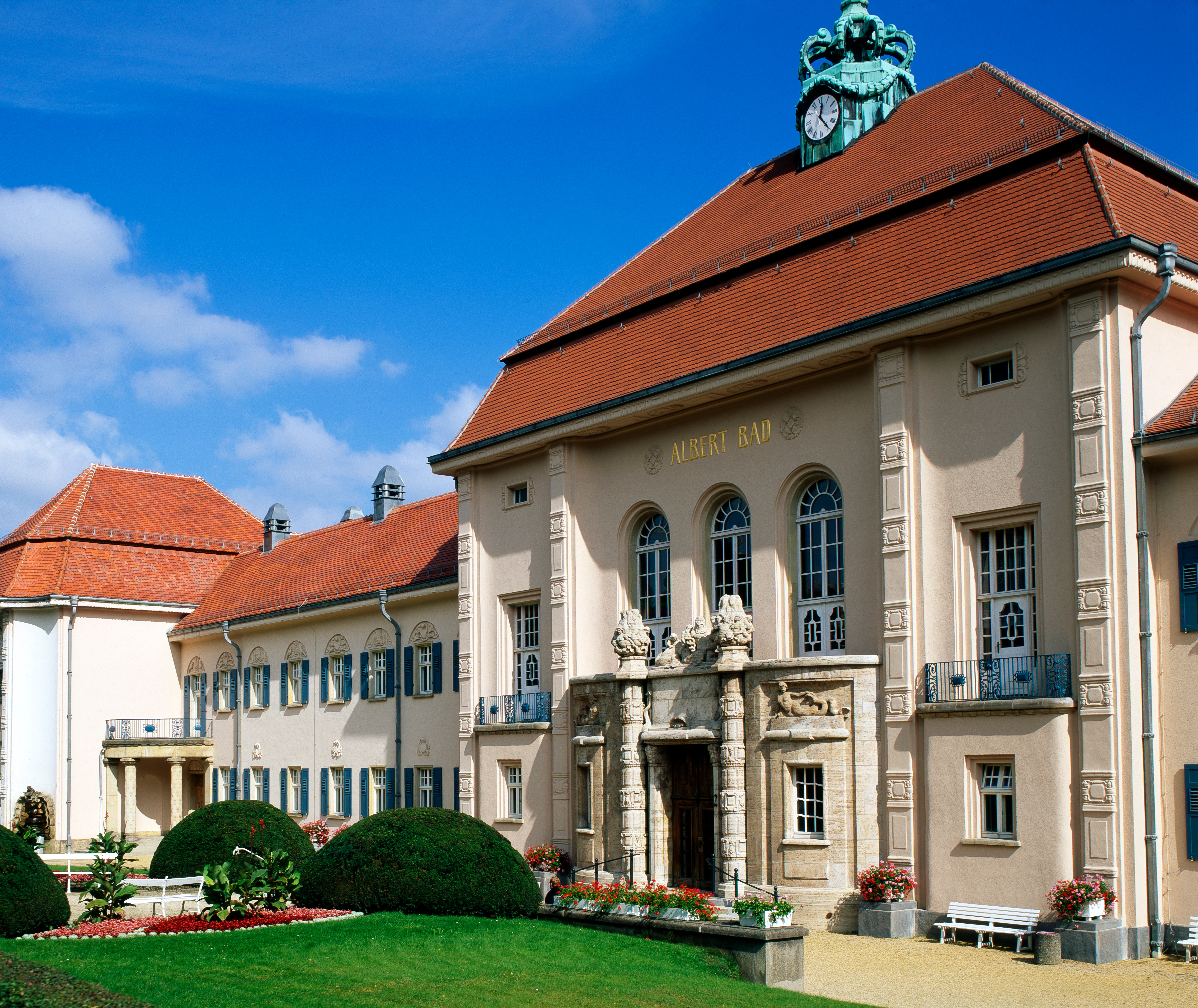 Das Sächsische Staatsbad in Bad Elster lohnt sich für kühlere Herbsttage.