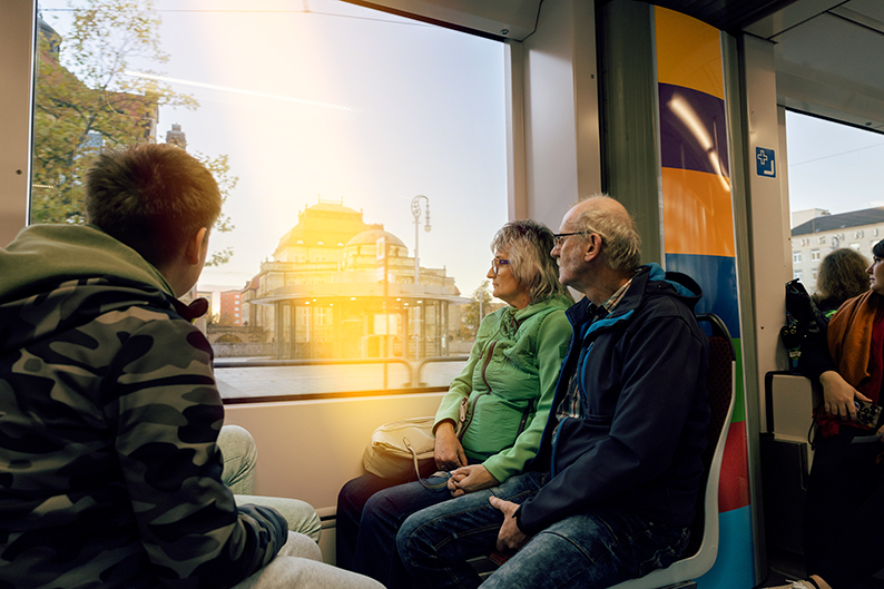 Die Gewinner bei einer Stadtrundfahrt mit der Schornsteinbahn.