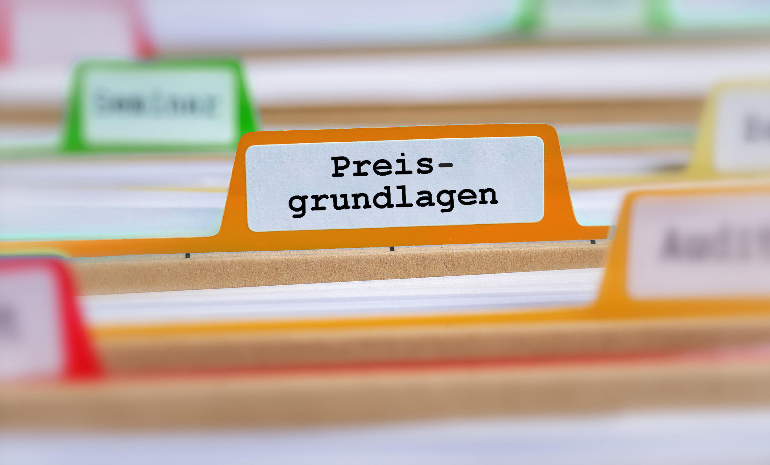 Akten mit der Aufschrift Preisgrundlagen