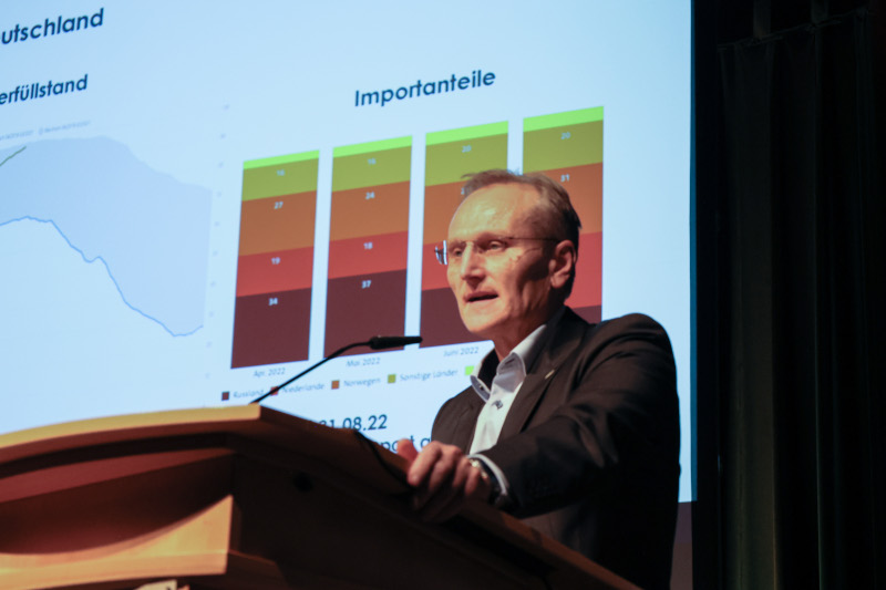 Foto zeigt Roland Warner auf dem Chemnitzer "Energiegipfel"
